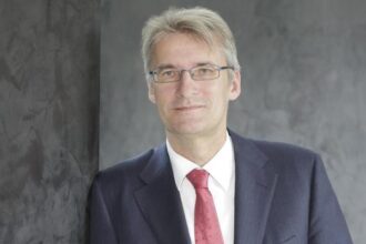 mit wem ist elmar theveßen verheiratet